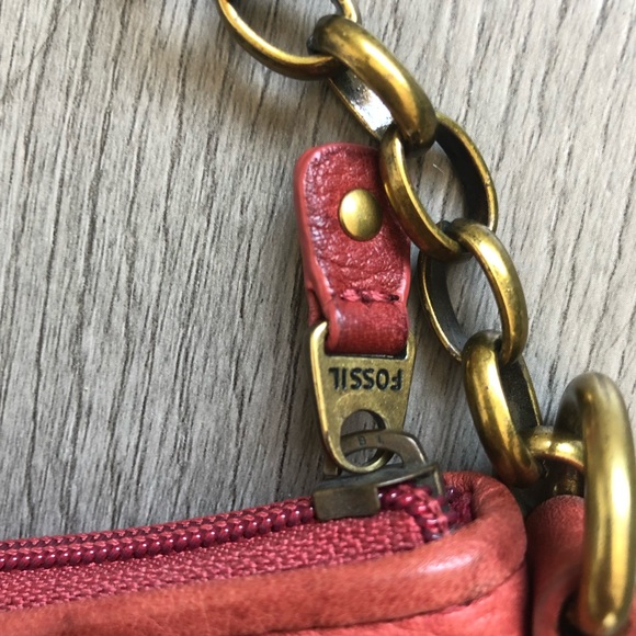 ❌SOLD❌Fossil Small Bag Red Pebbled Leather - Picture 3 of 8